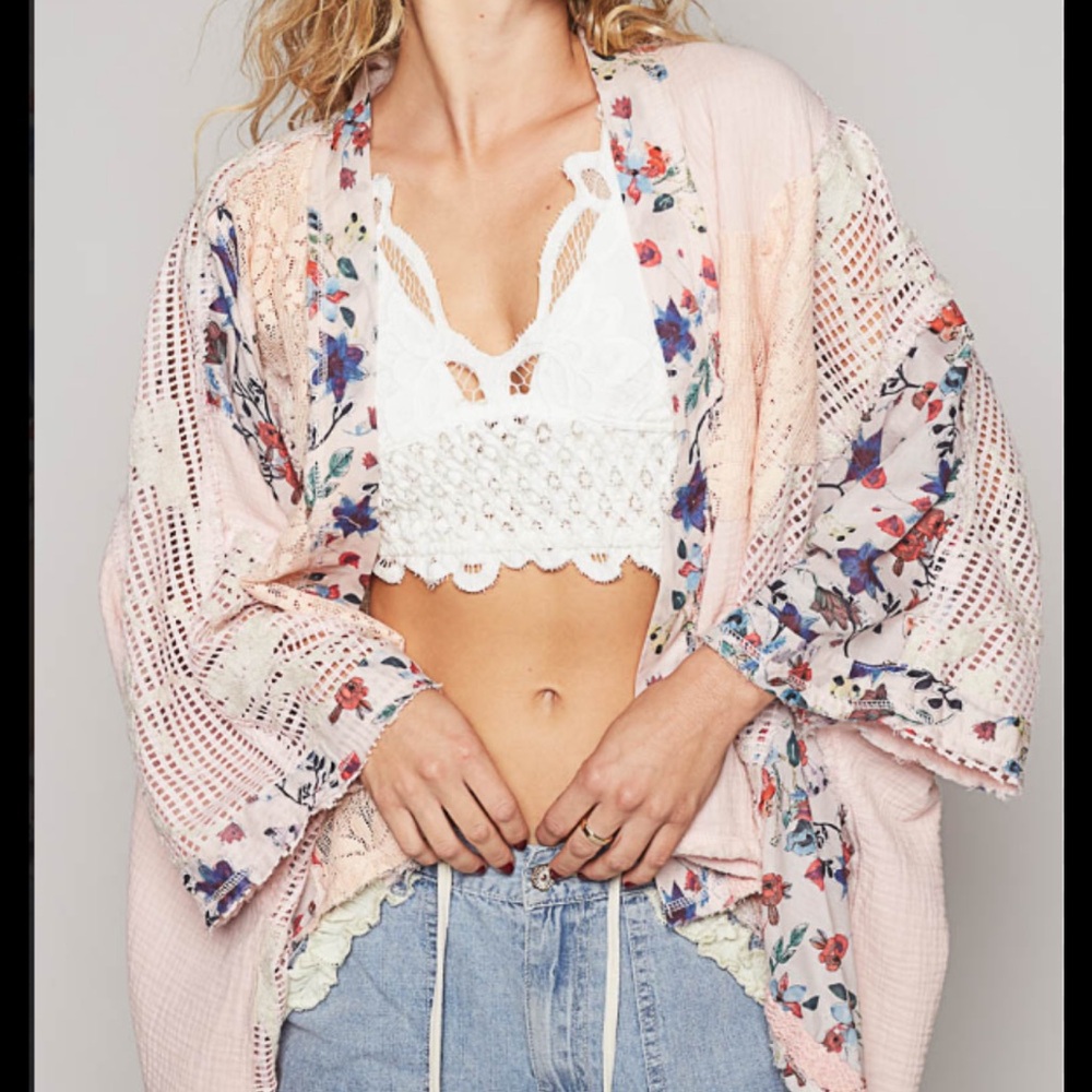 POL Floral Kimono Cardigan in Pink and White
